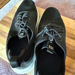 Cole Haan Men's Black and White Sneakers Style C31466